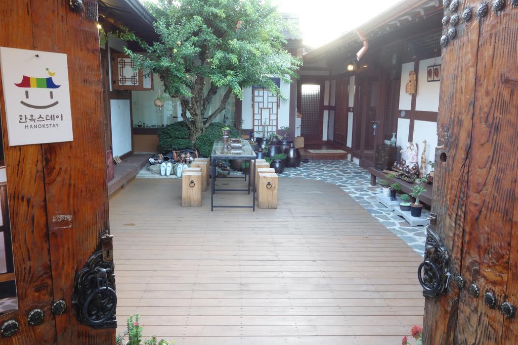 Inyeon Hanok Guesthouse Чонджу Экстерьер фото