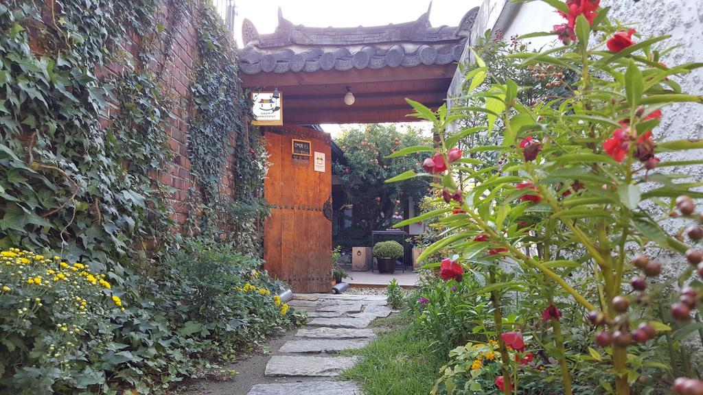 Inyeon Hanok Guesthouse Чонджу Экстерьер фото