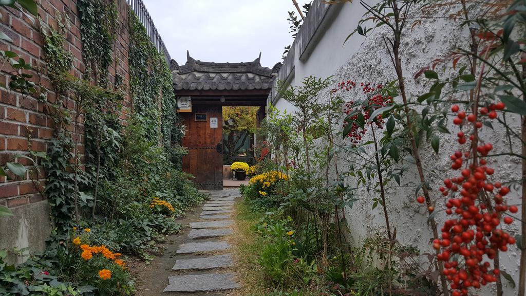 Inyeon Hanok Guesthouse Чонджу Экстерьер фото