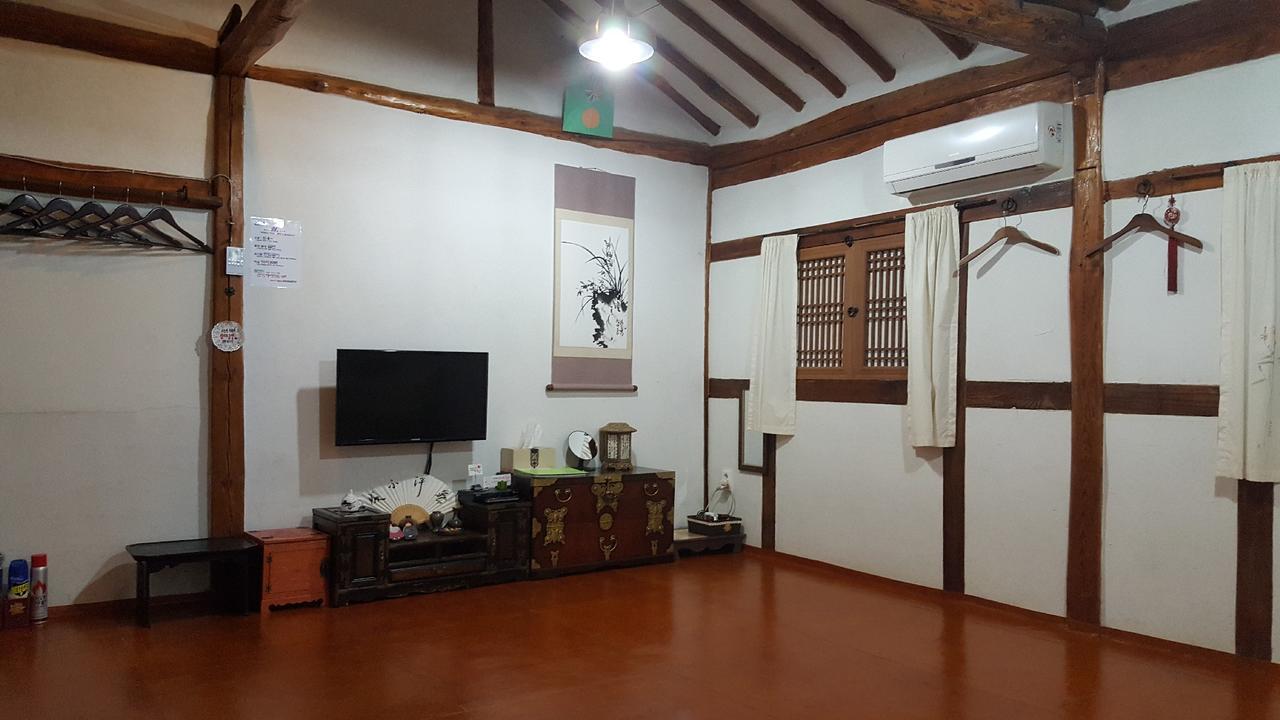 Inyeon Hanok Guesthouse Чонджу Экстерьер фото