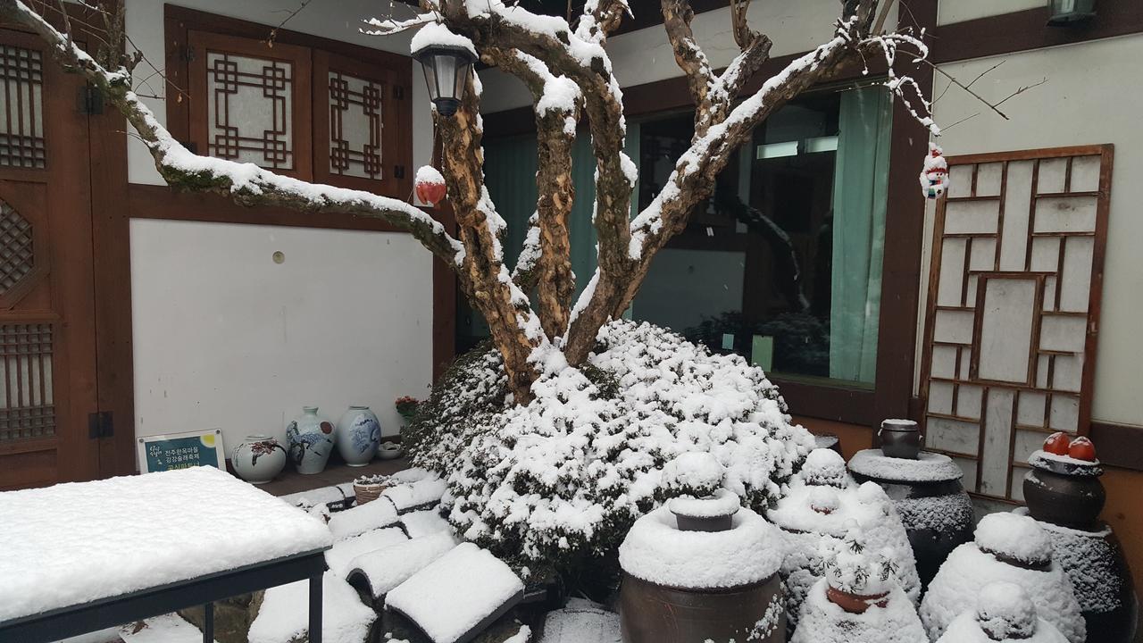 Inyeon Hanok Guesthouse Чонджу Экстерьер фото