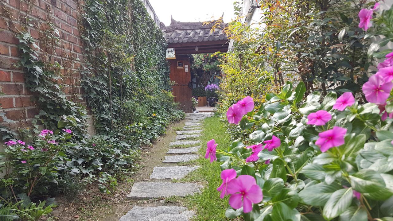 Inyeon Hanok Guesthouse Чонджу Экстерьер фото